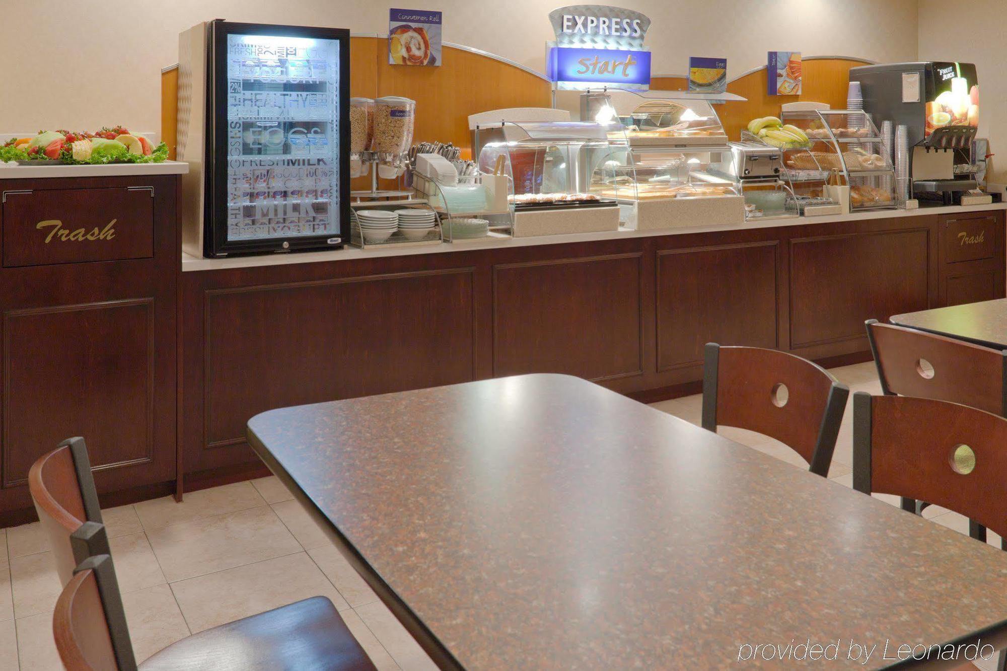 Wingate By Wyndham Mentor Oh Hotell Restaurant bilde
